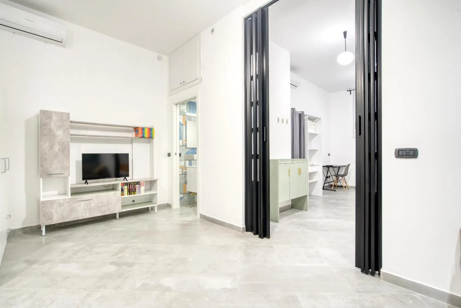 Hotel Italianflat - Subway Milano 0*,  Italia