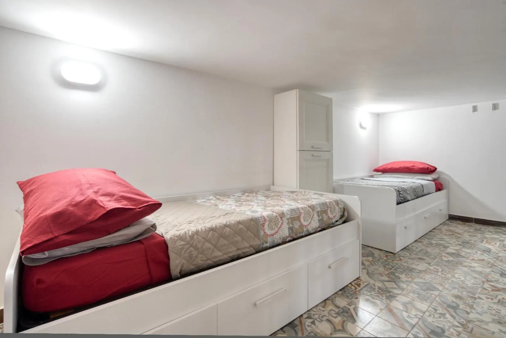 Hotel Italianflat - Subway Milano 0*,  Italia